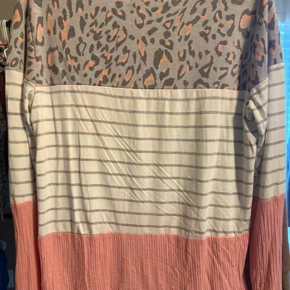 🐆 **Haptics by Holly Harper Colorblock Leopard & Stripe Top – Size S** 🐆 - Picture 6 of 6